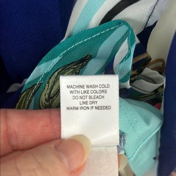 NWT Gorgeous Roz & Ali Asymmetrical Blue and Green Flowy Blouse - Size Large - Picture 11 of 12